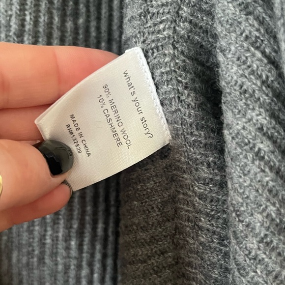 Weekend Stories Poncho - Picture 7 of 8